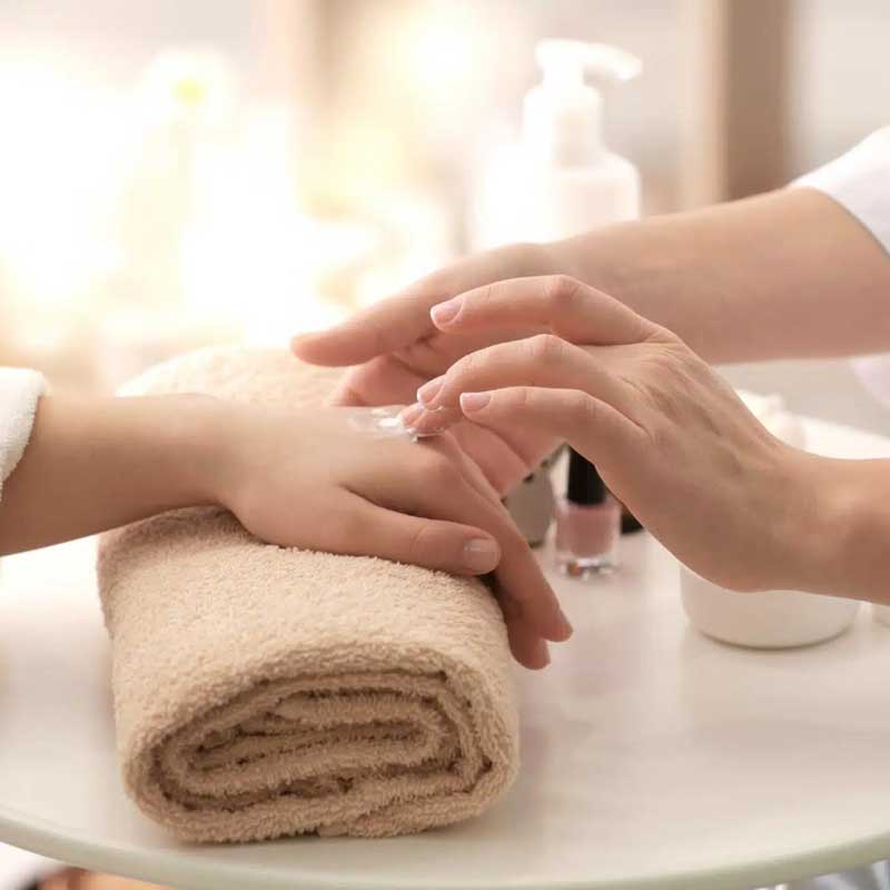 Classic Manicure Classic Manicure